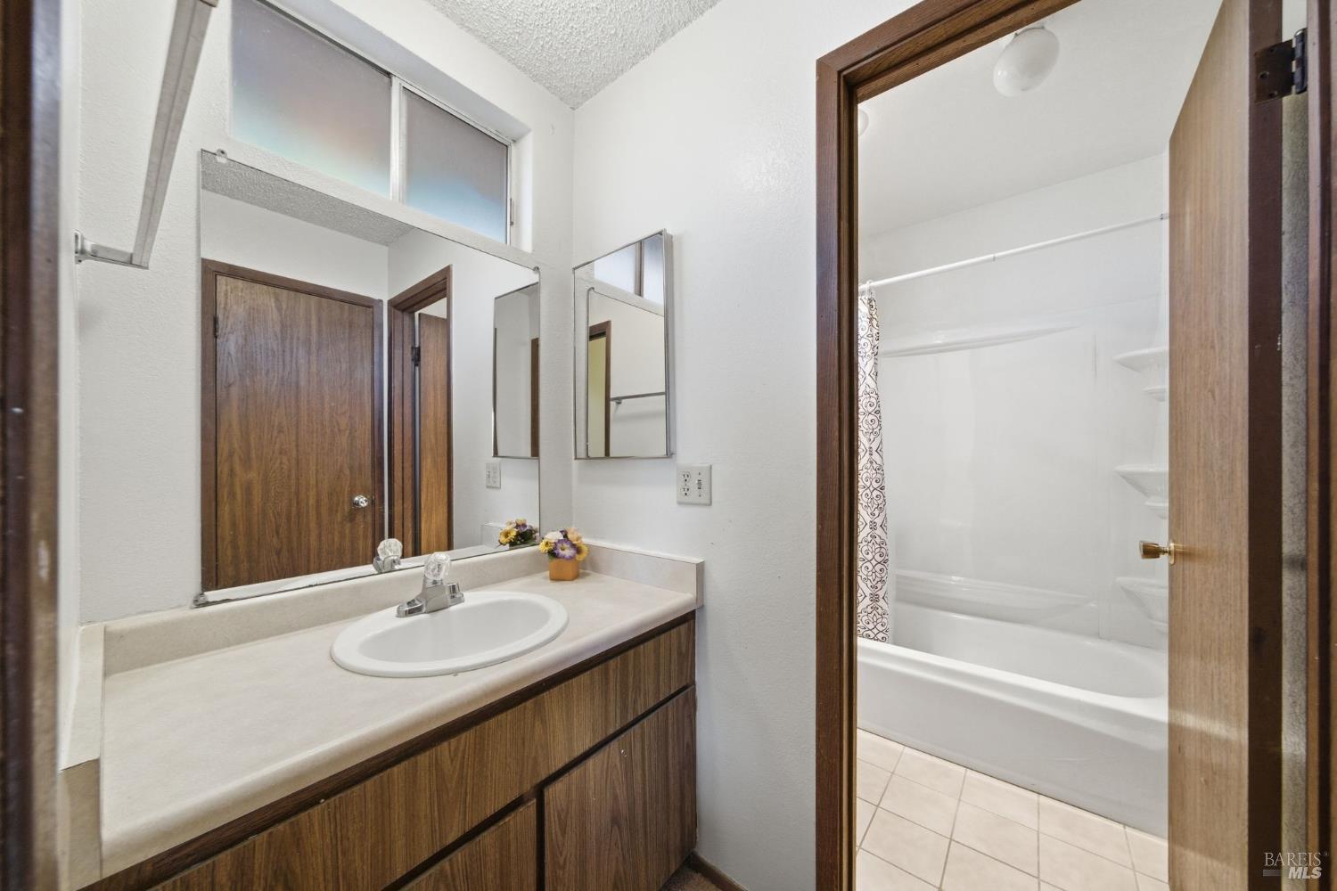 514 Racquet Club Circle