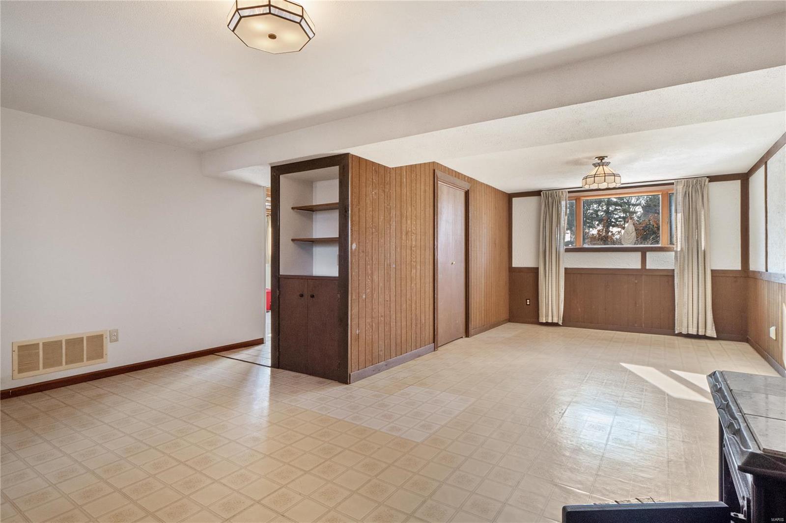 11919 Breezemont Drive