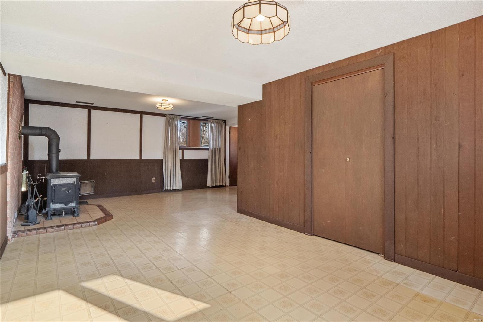 11919 Breezemont Drive