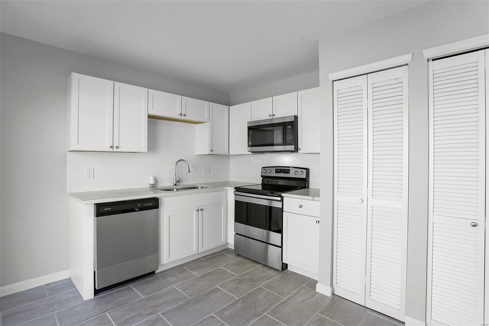 14287 Riverfront Drive