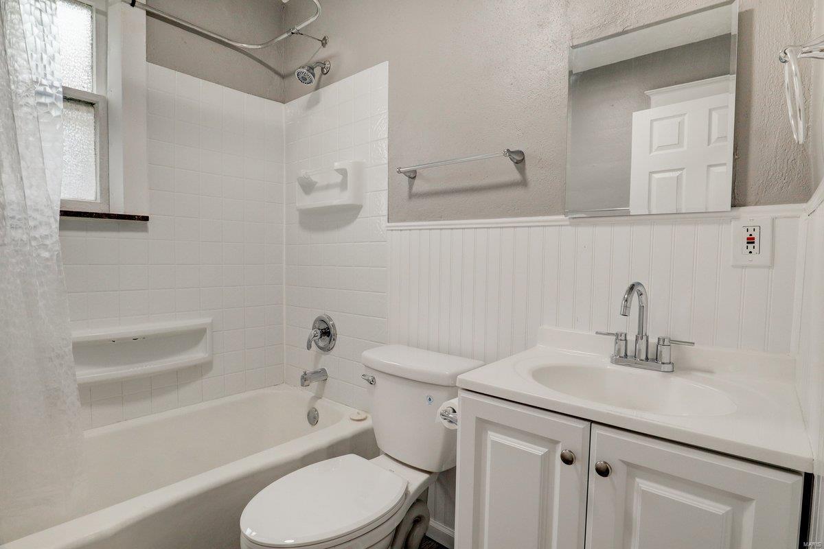 3457 Pine Grove Avenue