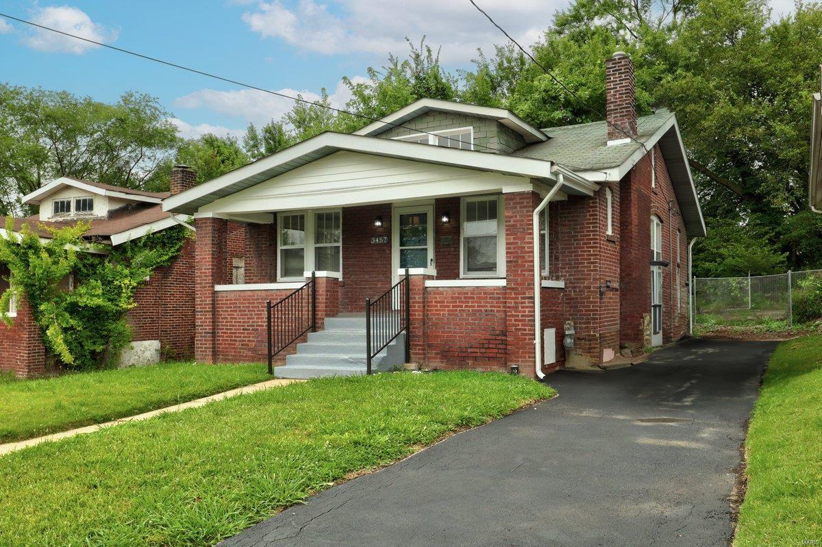 3457 Pine Grove Avenue