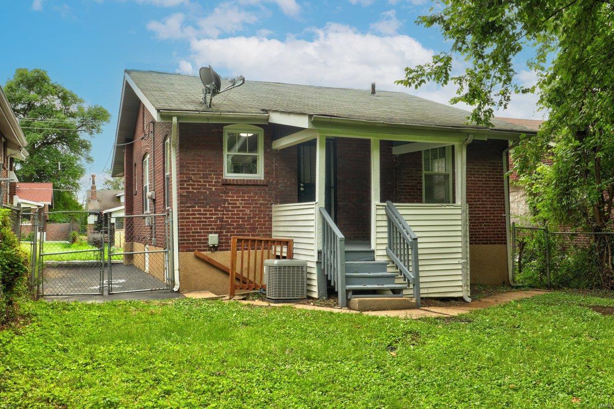 3457 Pine Grove Avenue