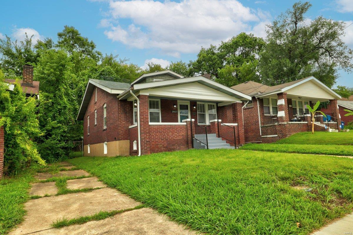 3457 Pine Grove Avenue