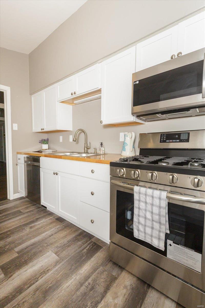 4222 Saint Linus Lane