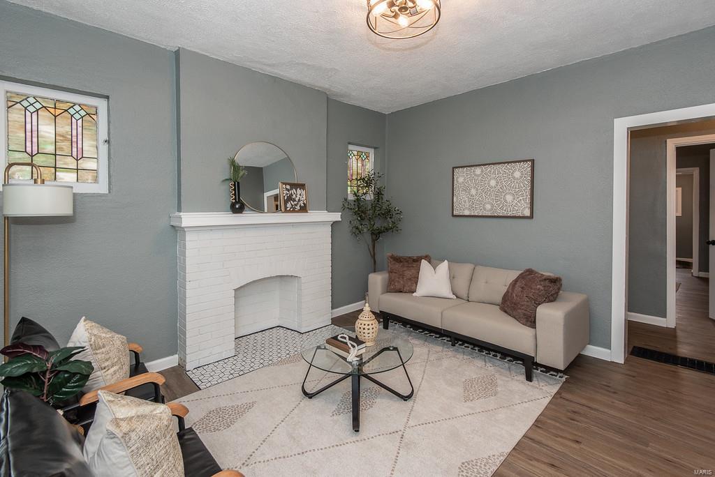 4014 Tholozan Avenue