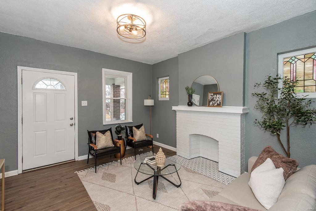 4014 Tholozan Avenue