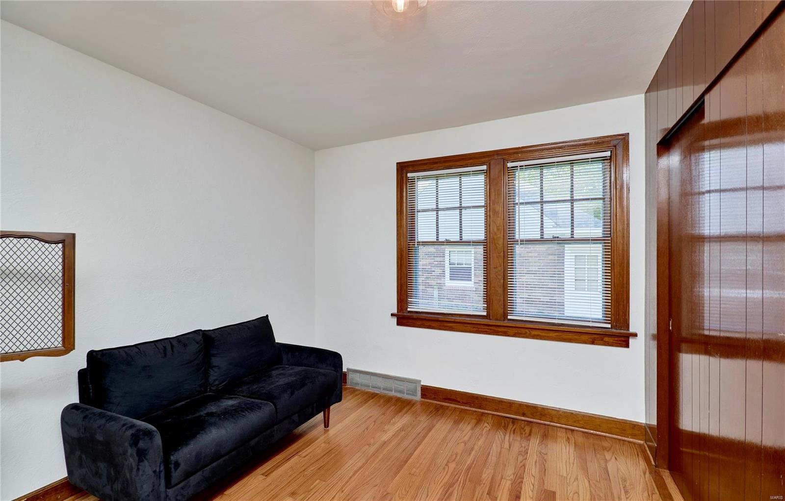 3661 Eminence Boulevard