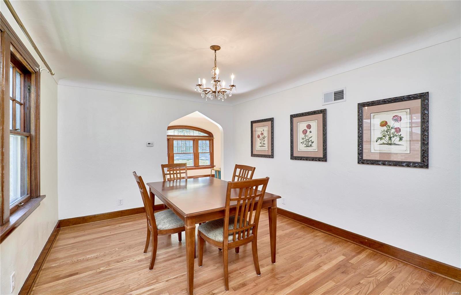 3661 Eminence Boulevard