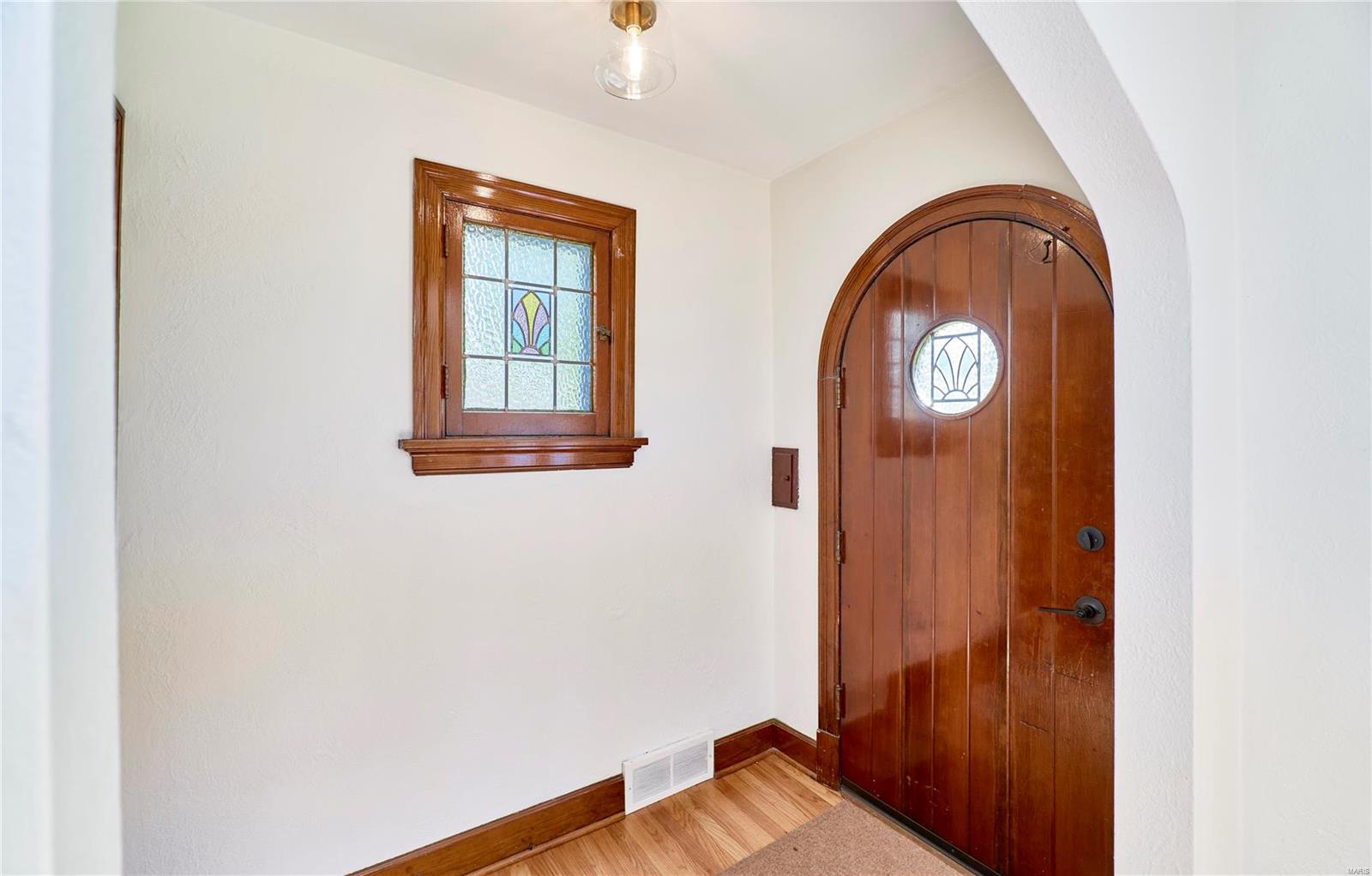 3661 Eminence Boulevard