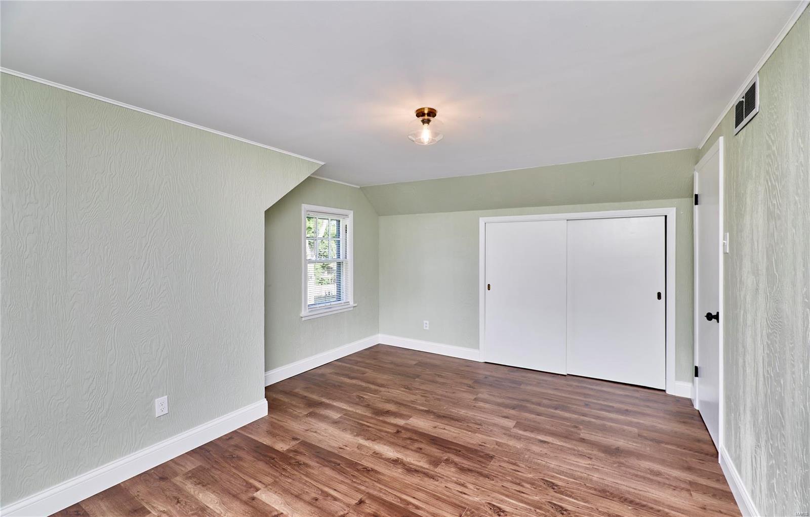 3661 Eminence Boulevard