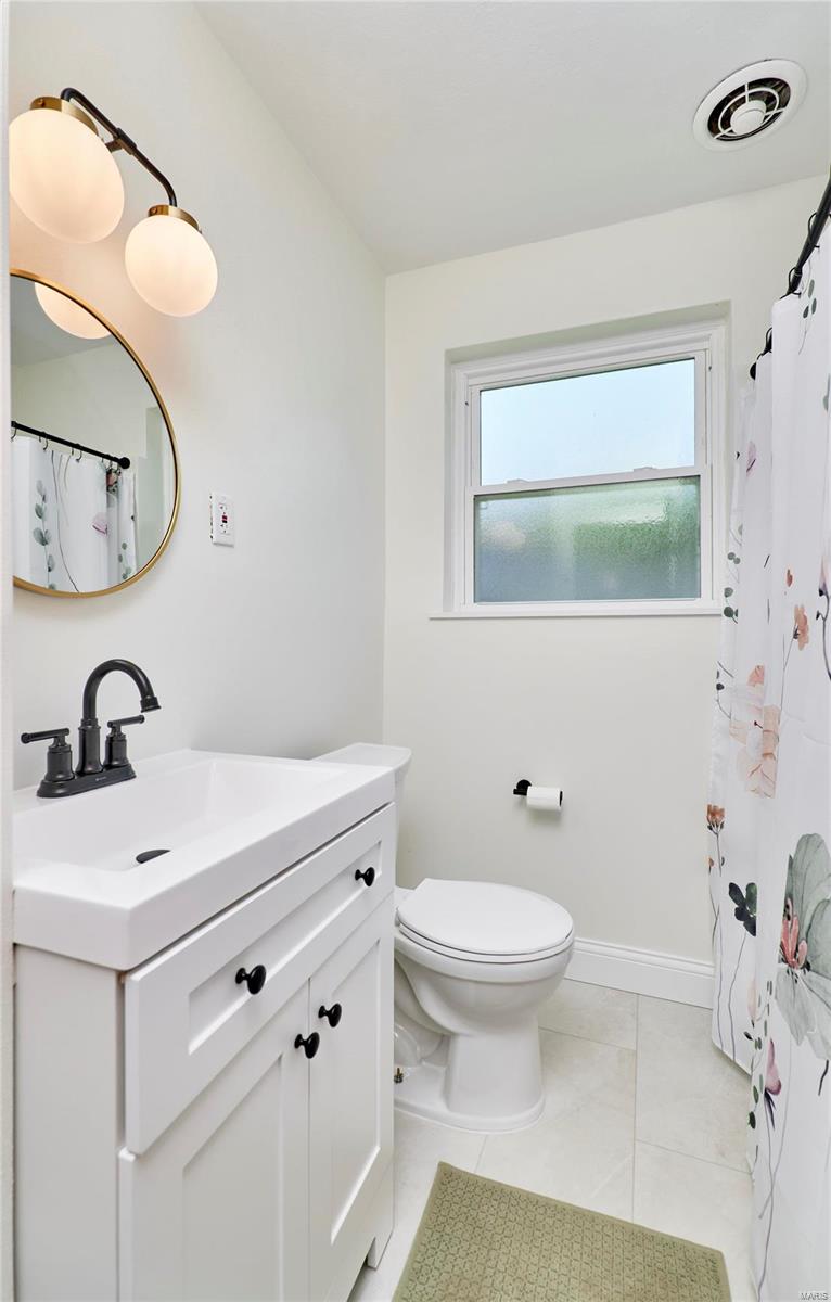 3661 Eminence Boulevard