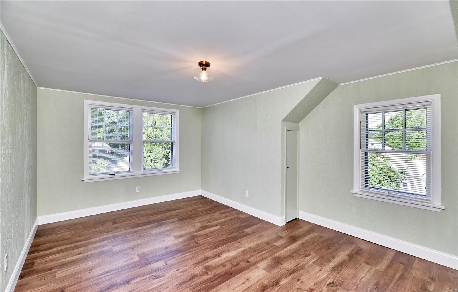 3661 Eminence Boulevard