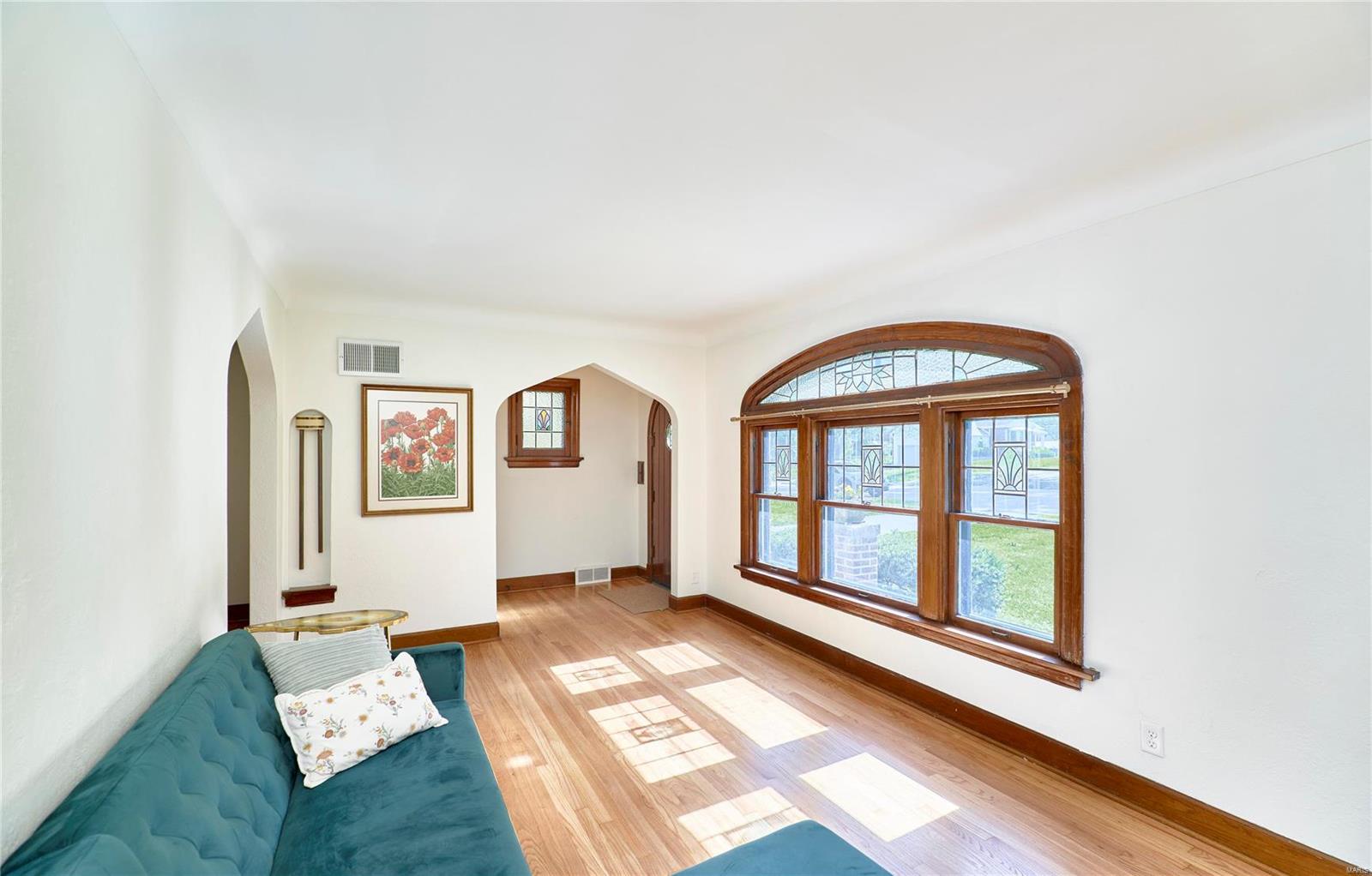 3661 Eminence Boulevard