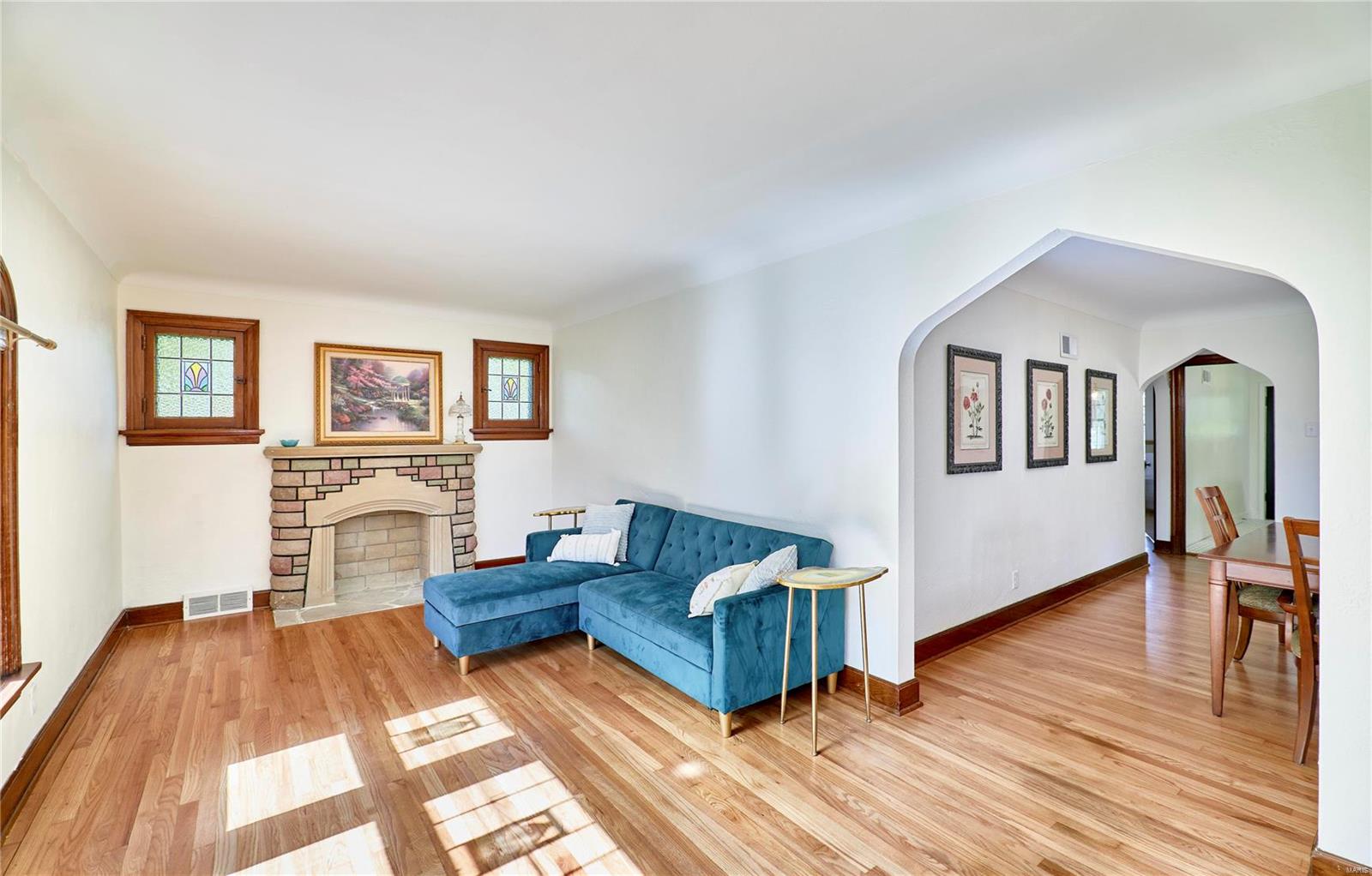 3661 Eminence Boulevard