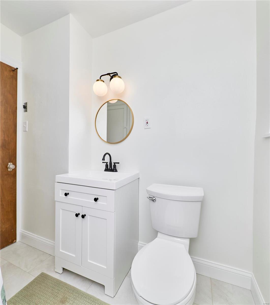 3661 Eminence Boulevard