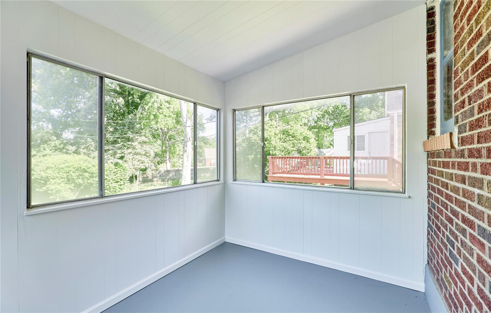 3661 Eminence Boulevard