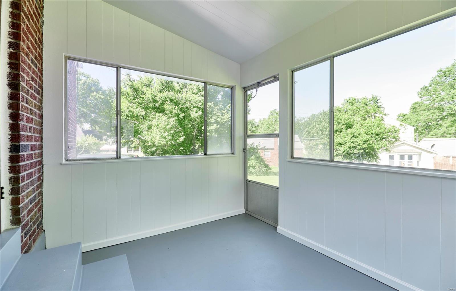 3661 Eminence Boulevard