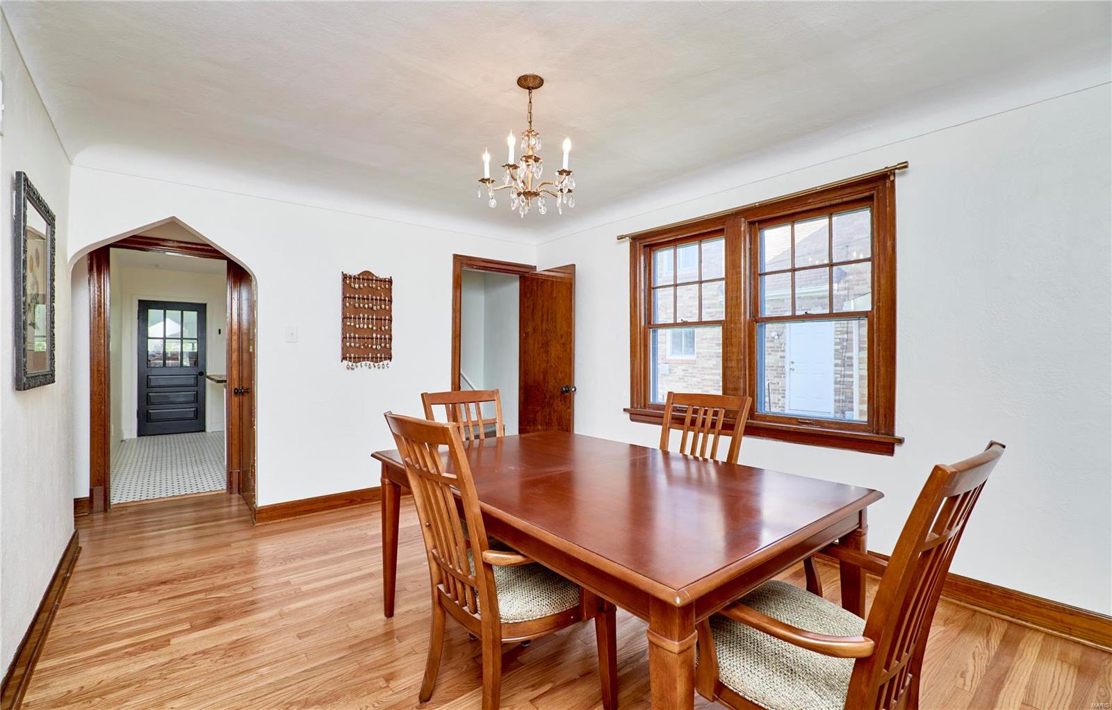 3661 Eminence Boulevard