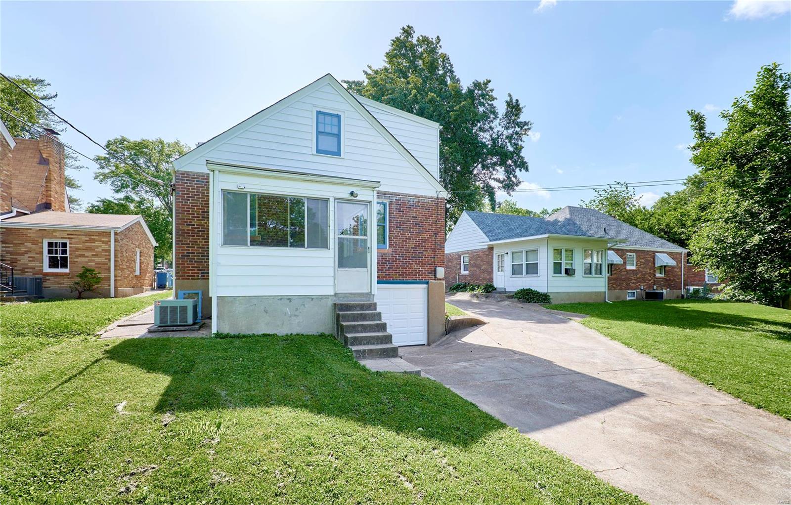 3661 Eminence Boulevard