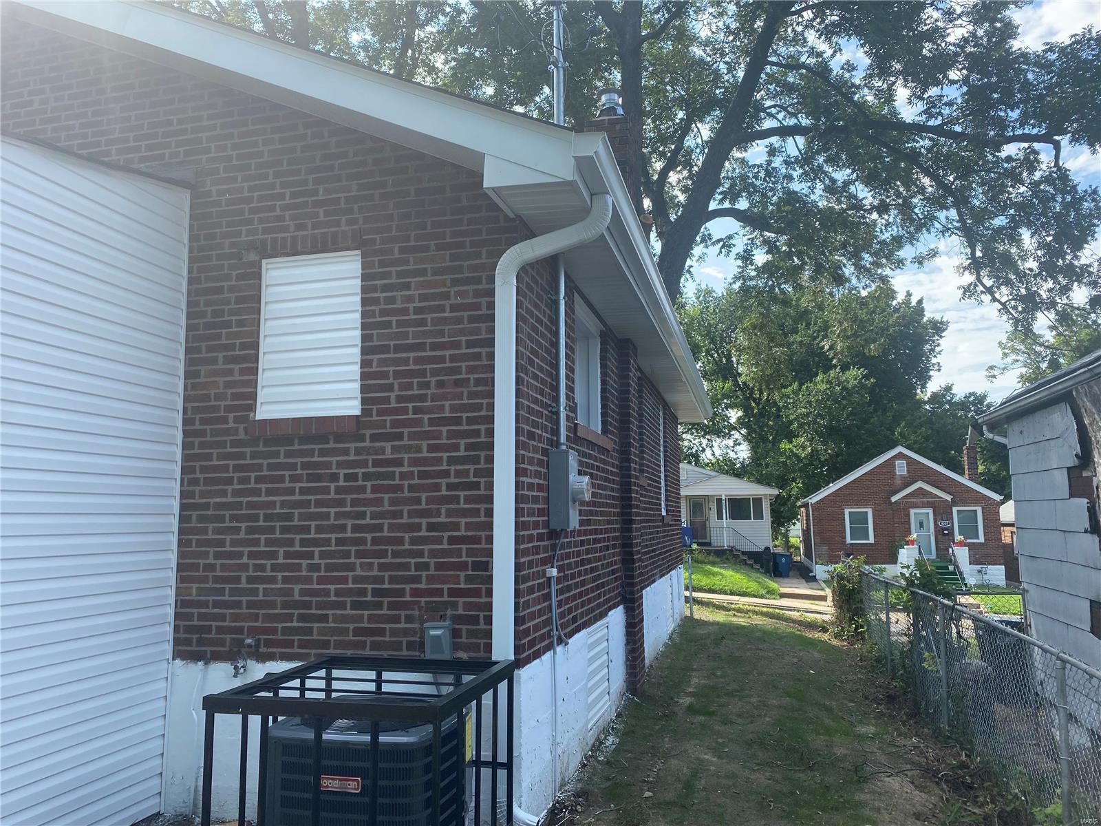 4202 Ravenwood Avenue