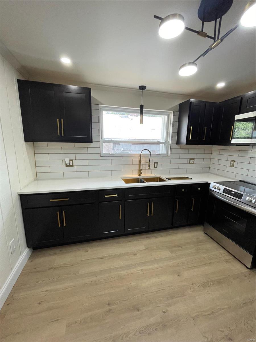 4202 Ravenwood Avenue