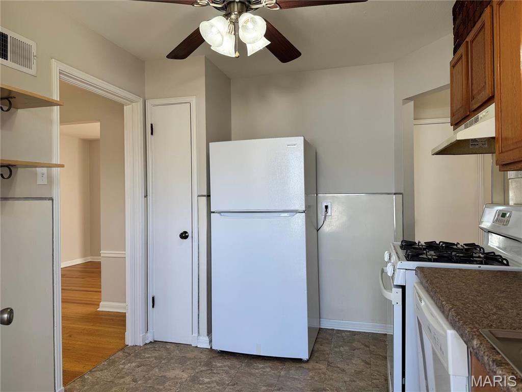 6825 Circleview Drive