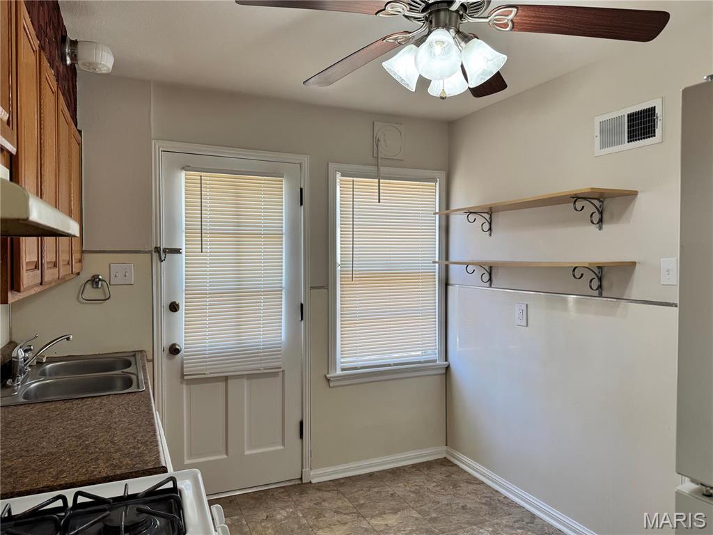 6825 Circleview Drive