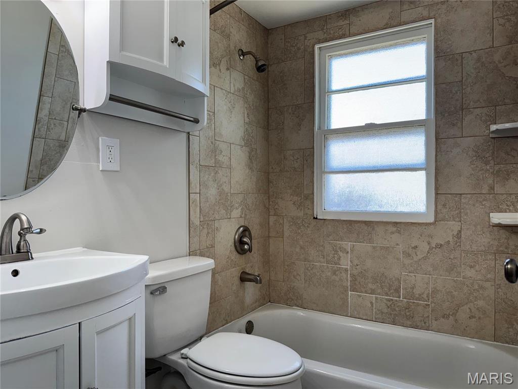 6825 Circleview Drive