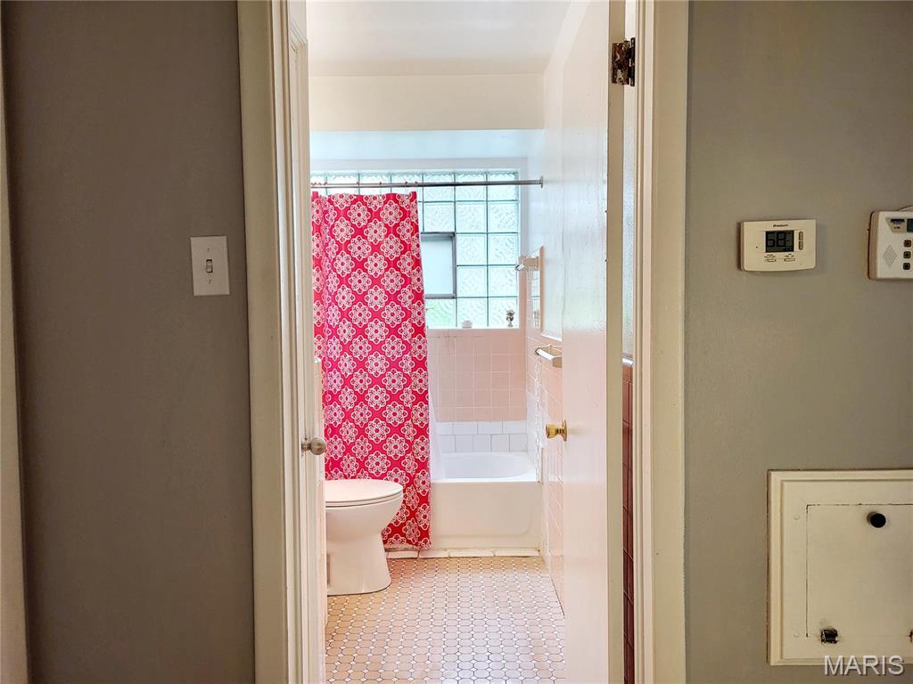 8303 Knollwood Drive