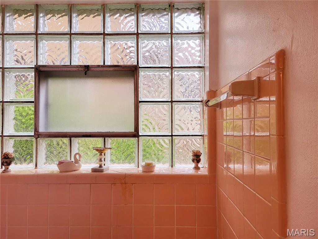 8303 Knollwood Drive