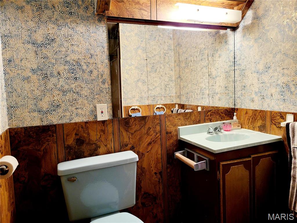 8303 Knollwood Drive