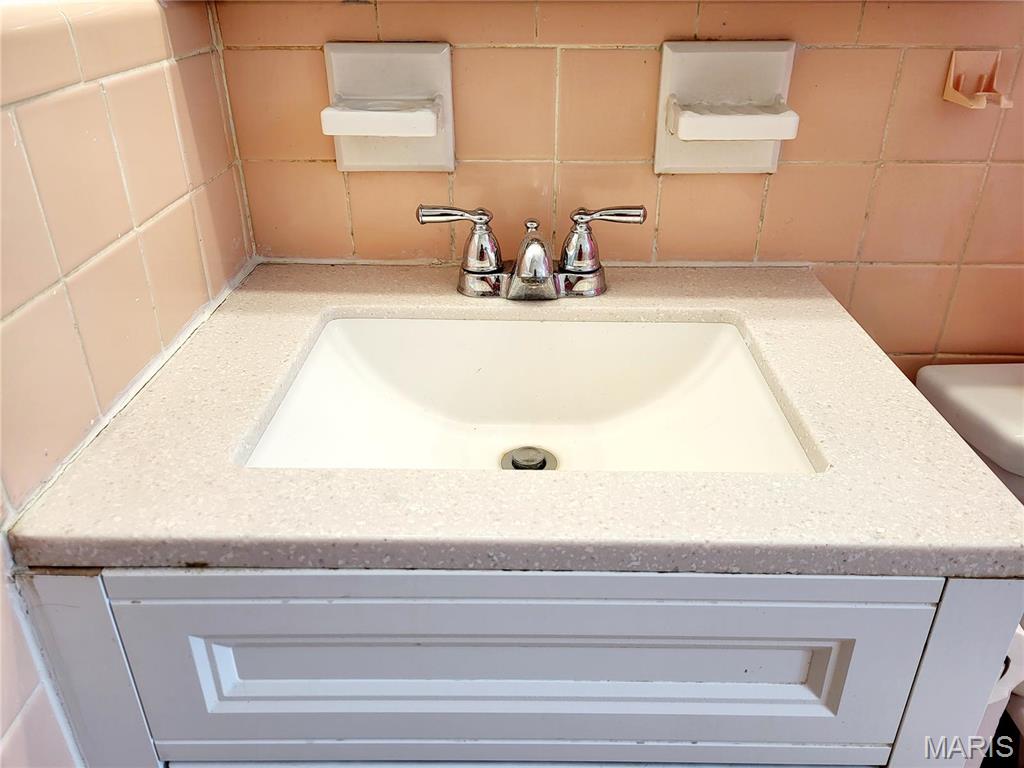 8303 Knollwood Drive