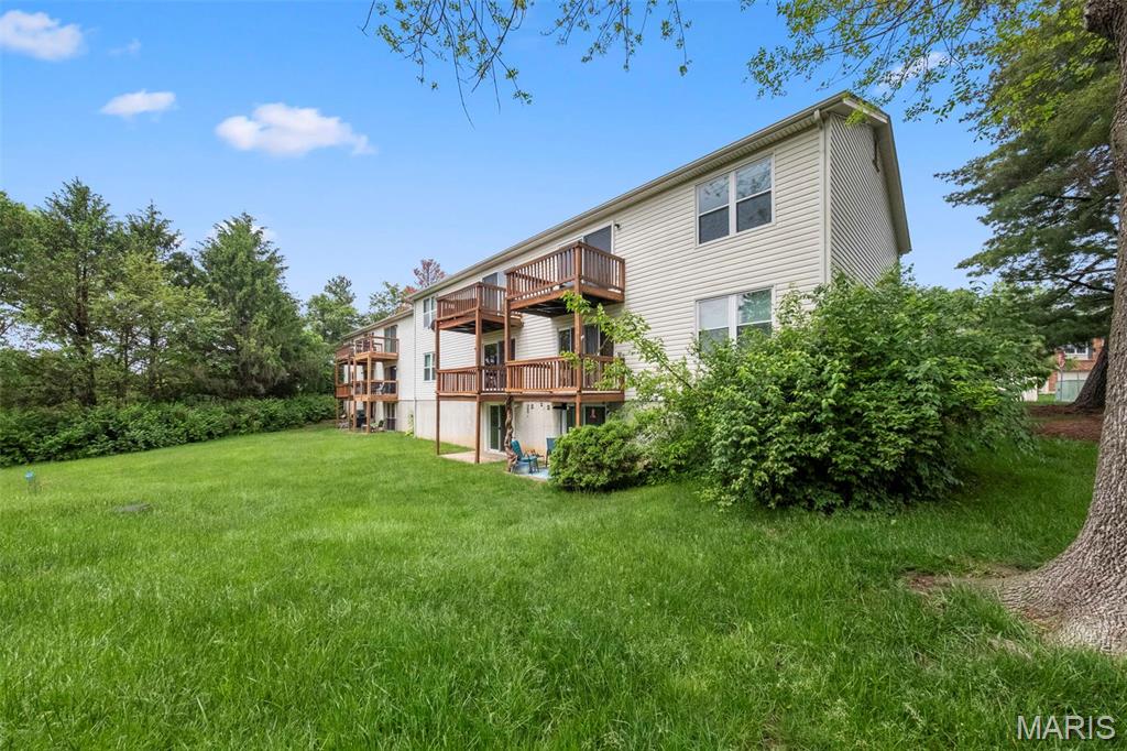 70 Sugar Glen Court Unit: 5