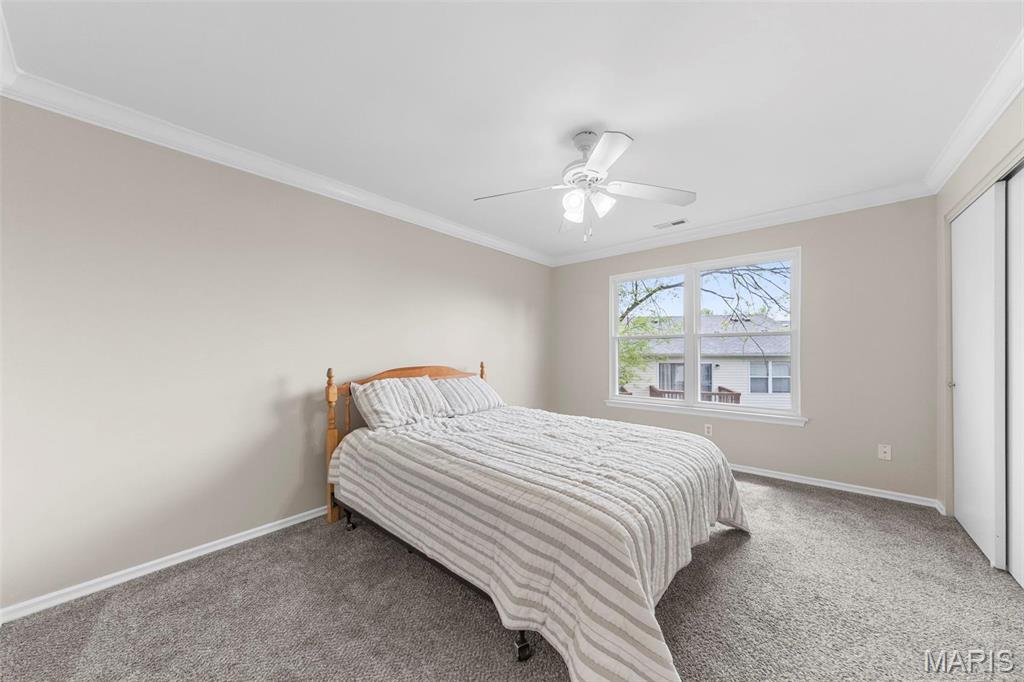 70 Sugar Glen Court Unit: 5