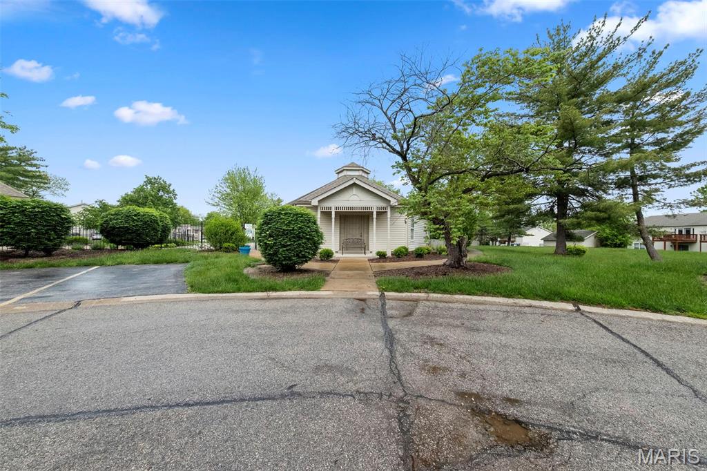 70 Sugar Glen Court Unit: 5