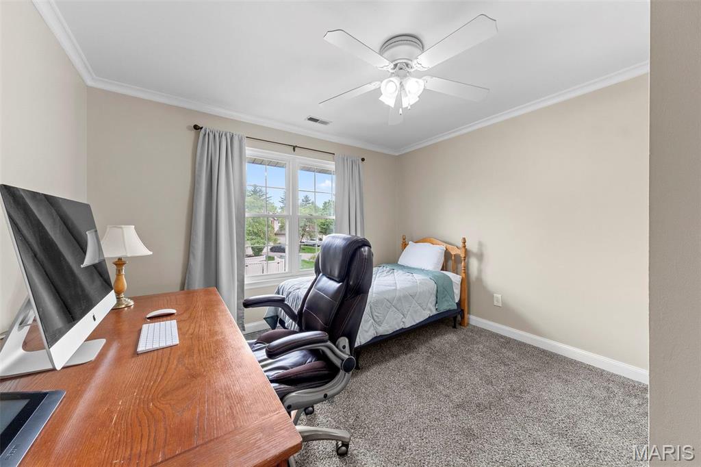 70 Sugar Glen Court Unit: 5