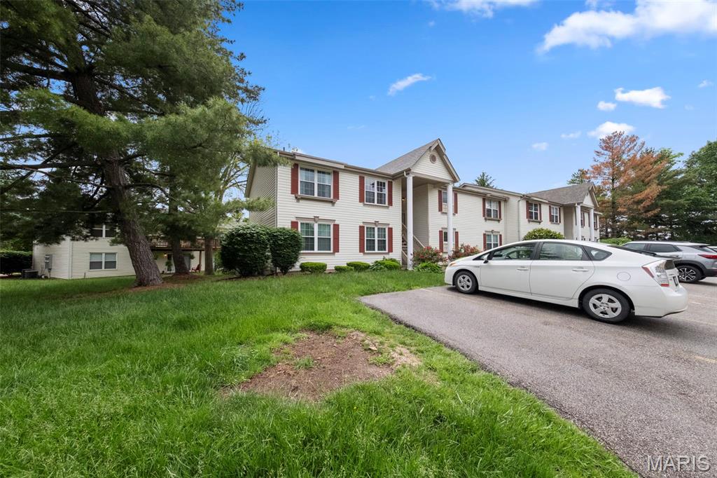 70 Sugar Glen Court Unit: 5