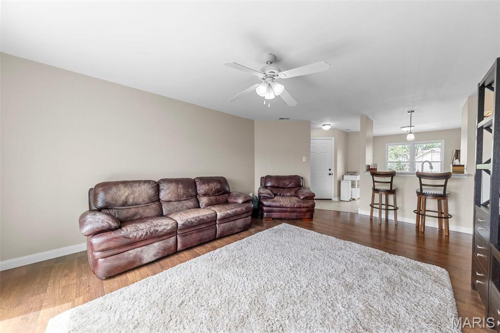 70 Sugar Glen Court Unit: 5