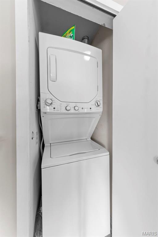 70 Sugar Glen Court Unit: 5