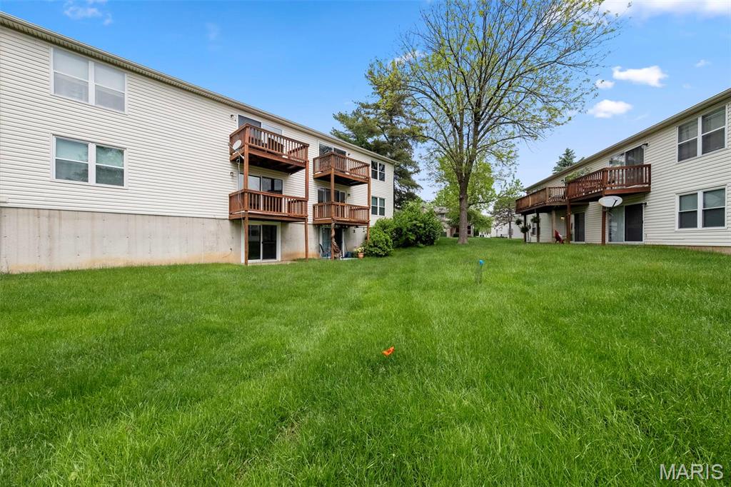 70 Sugar Glen Court Unit: 5