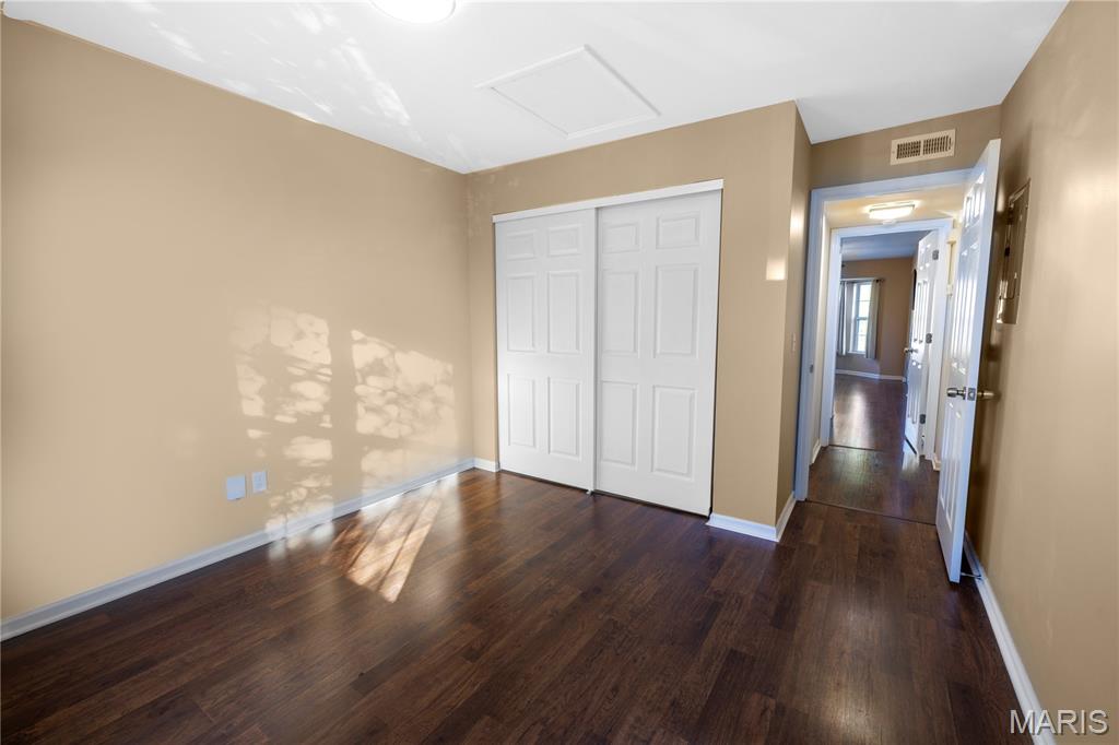 1432 Surrey Lane