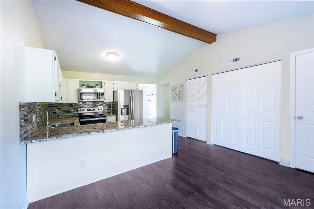 1432 Surrey Lane