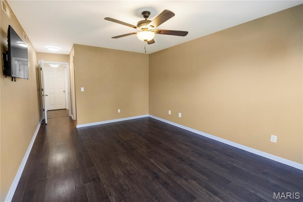 1432 Surrey Lane
