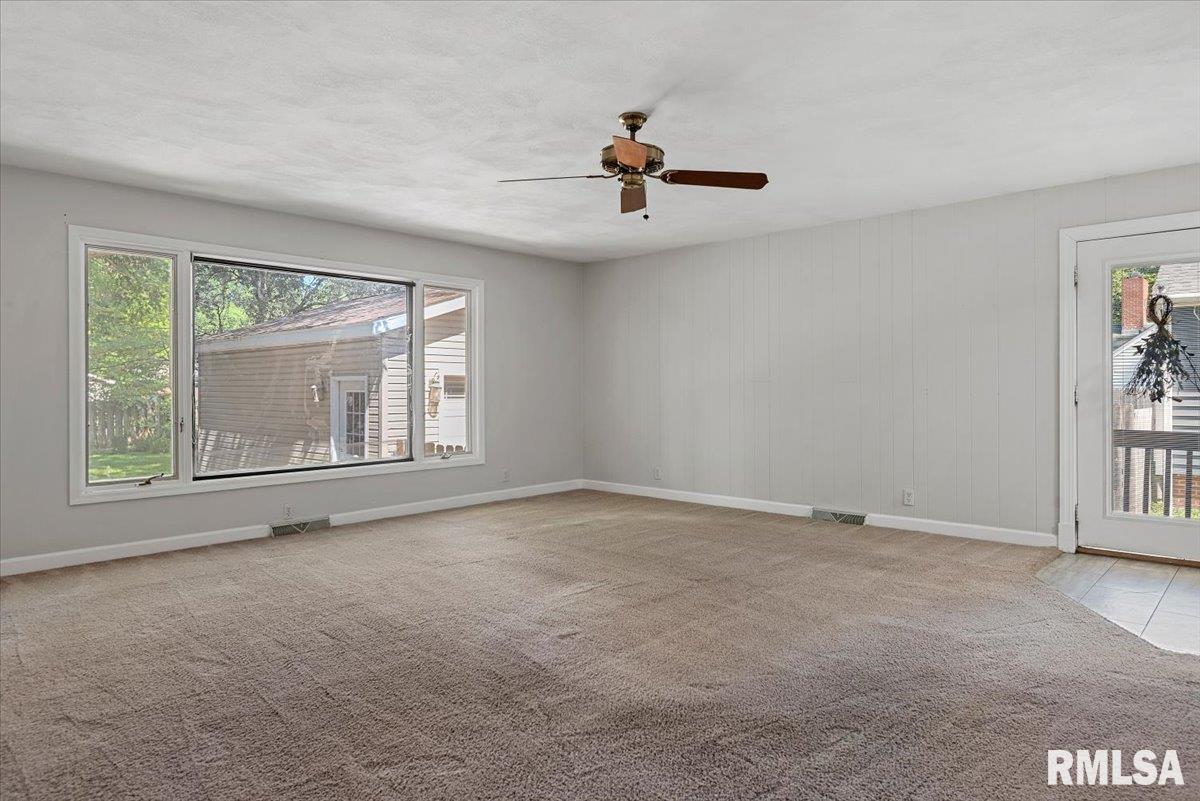2009 S PARK Avenue