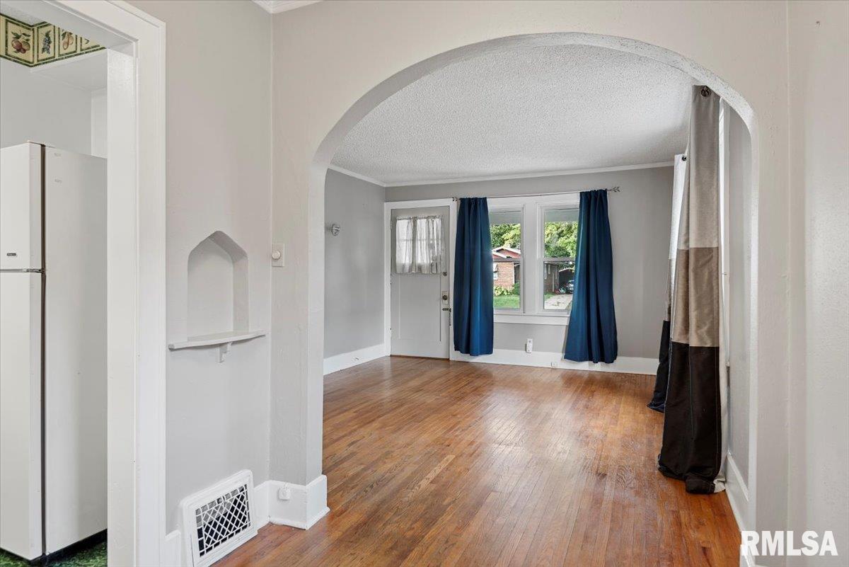 2345 S 6TH Street