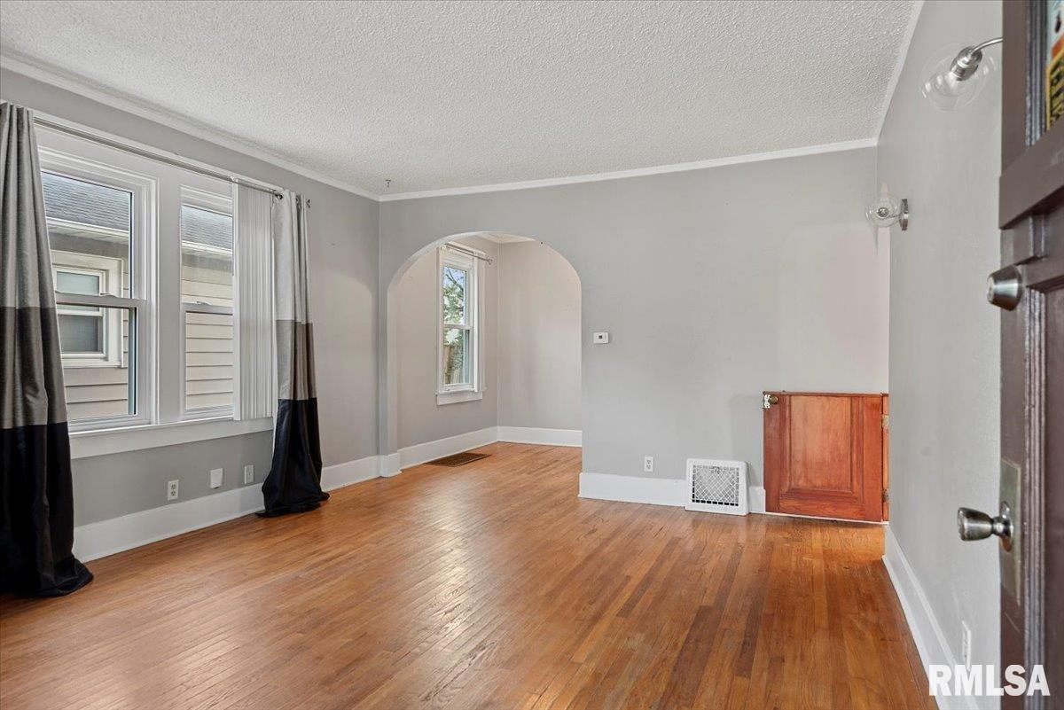 2345 S 6TH Street
