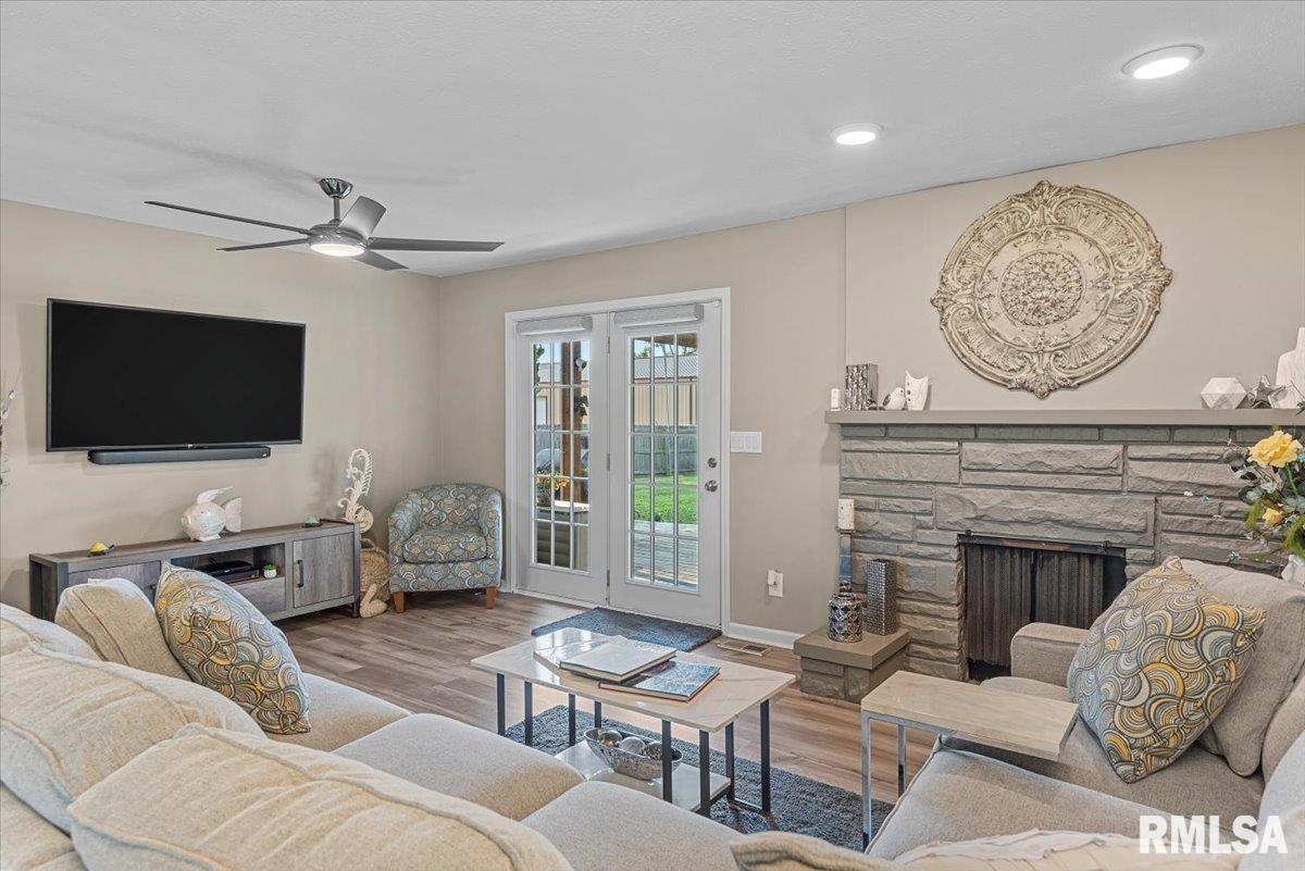 3926 CIRCLE Drive