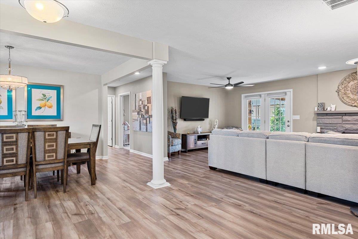 3926 CIRCLE Drive