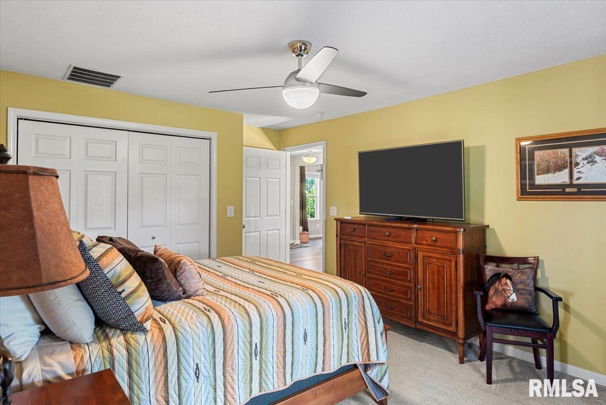 3926 CIRCLE Drive